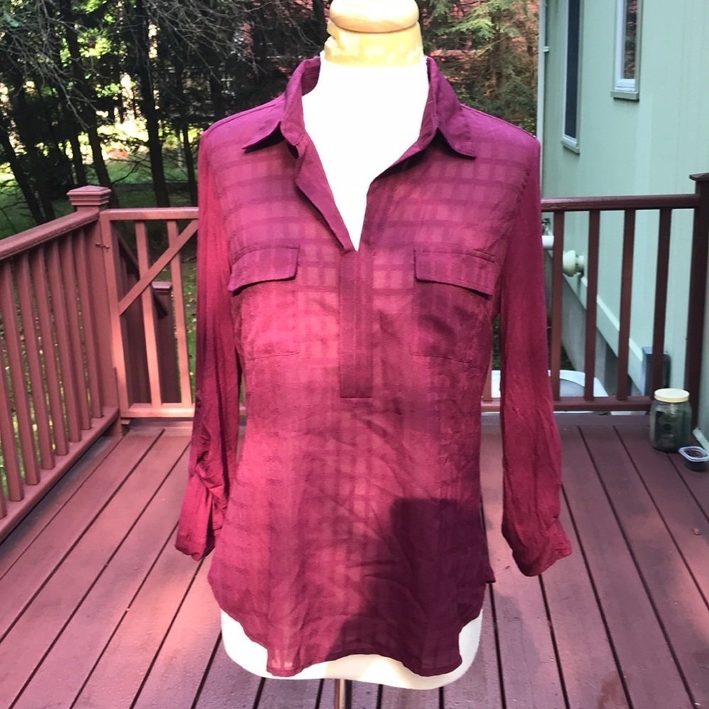 NWT! SKIES ARE BLUE Size MP burgundy Ferris collared top